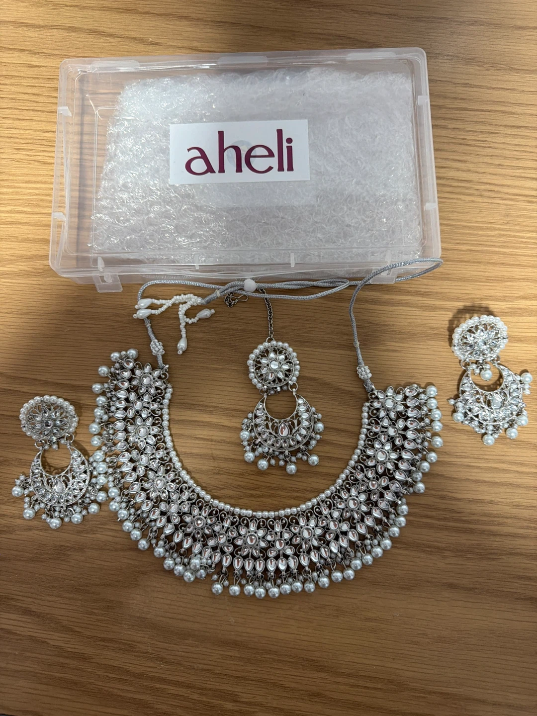 Aheli Indian Jewelry Set with Necklace and Earrings
