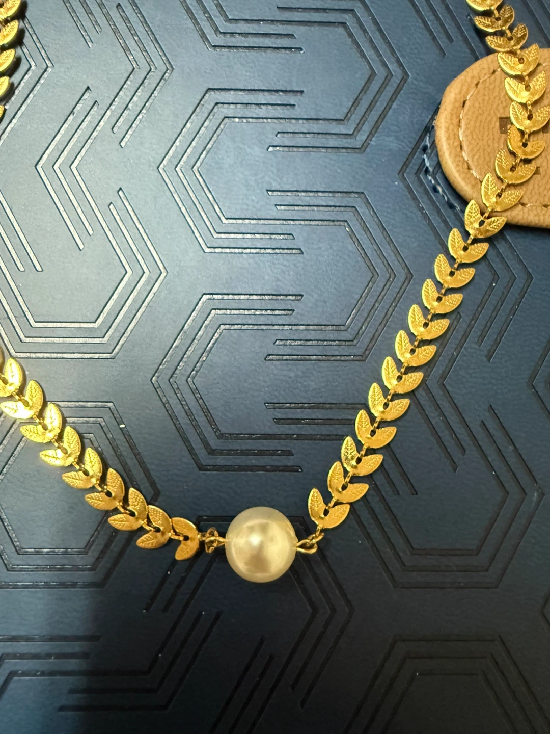 Gold Leaf Necklace with Pearl - photo 2
