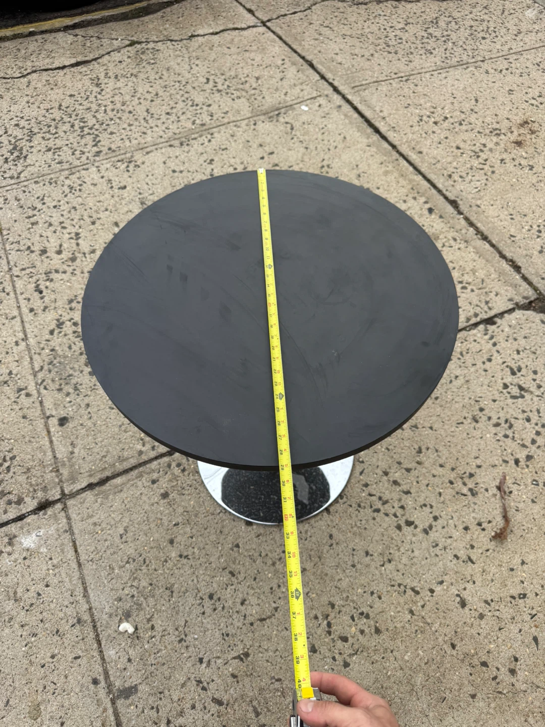 Round modern café / bistro pedestal table with metal base - photo 5