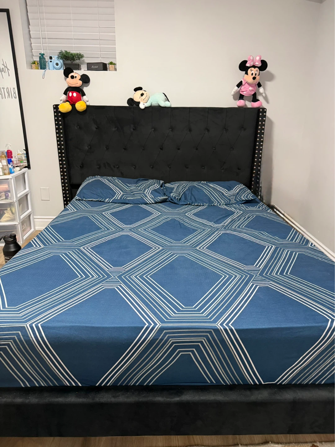Queen bed + 10” mattress, like new, only 6 months old
