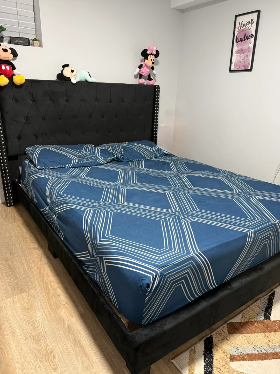 Queen bed + 10” mattress, like new, only 6 months old - photo 2