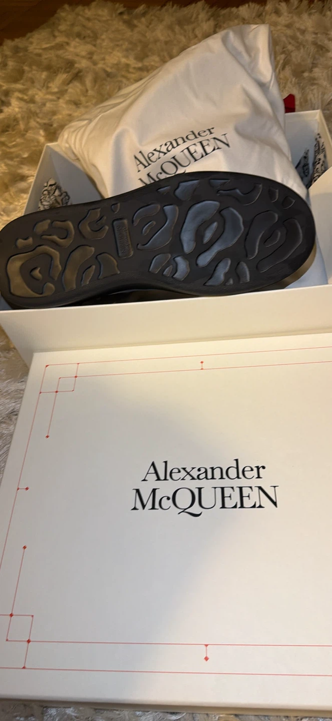 Alexander McQueen Black Leather Chelsea Boots - photo 3