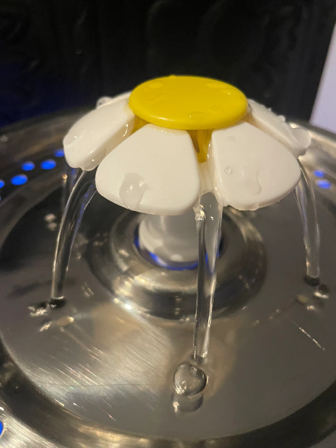 Pet Water Fountain with 10 new filters - photo 2