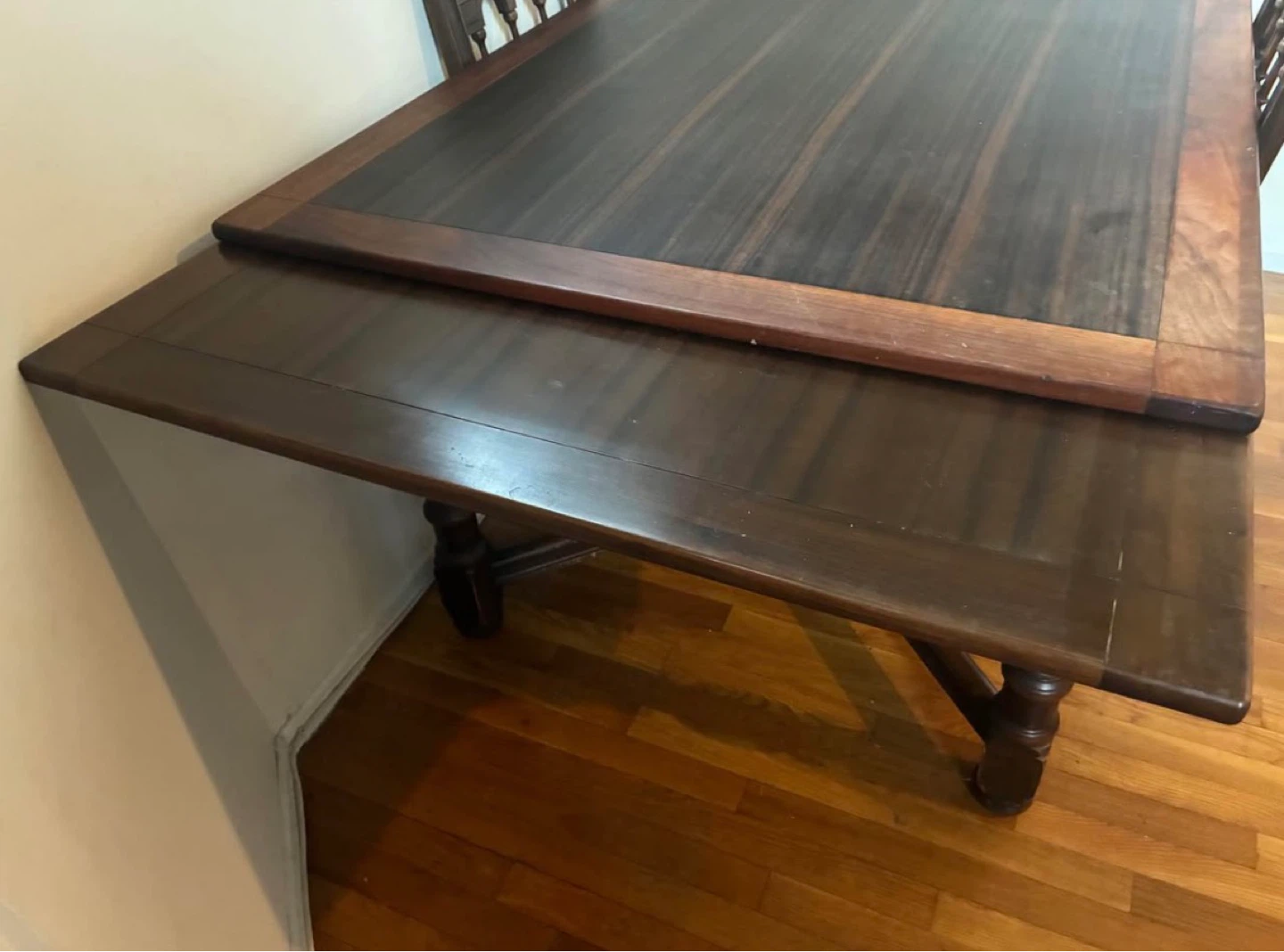 POTTERY BARN EXTENDABLE DINING TABLE 4x NEWLY UPHOLSTERED CHAIRS - photo 4