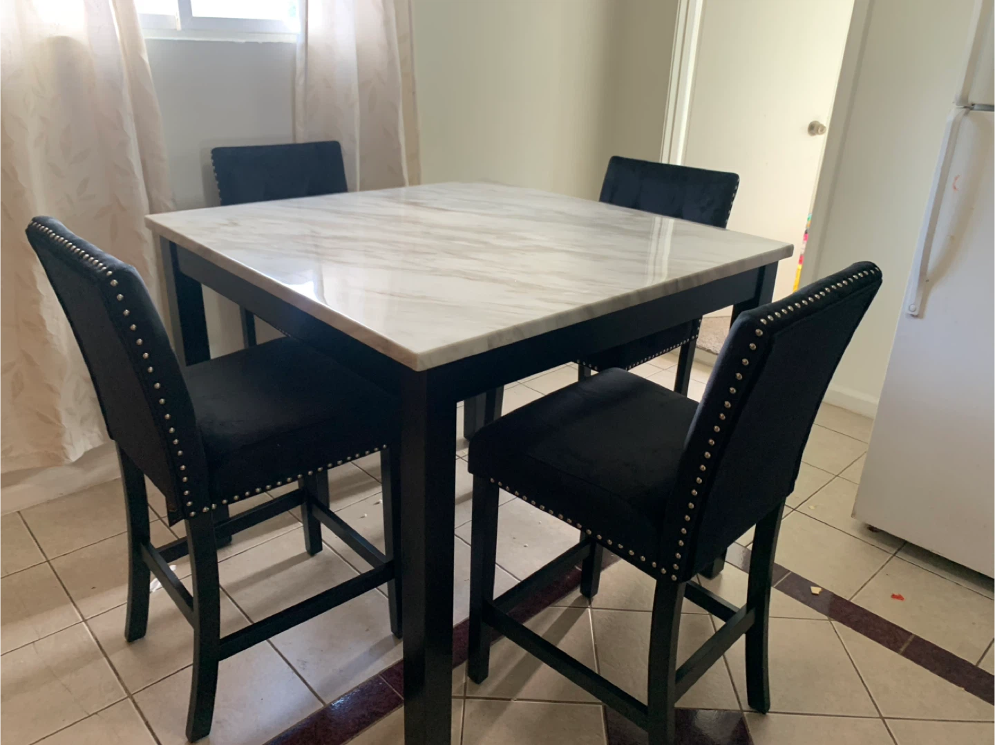Square Counter Height Table with 4 Black Chairs quality