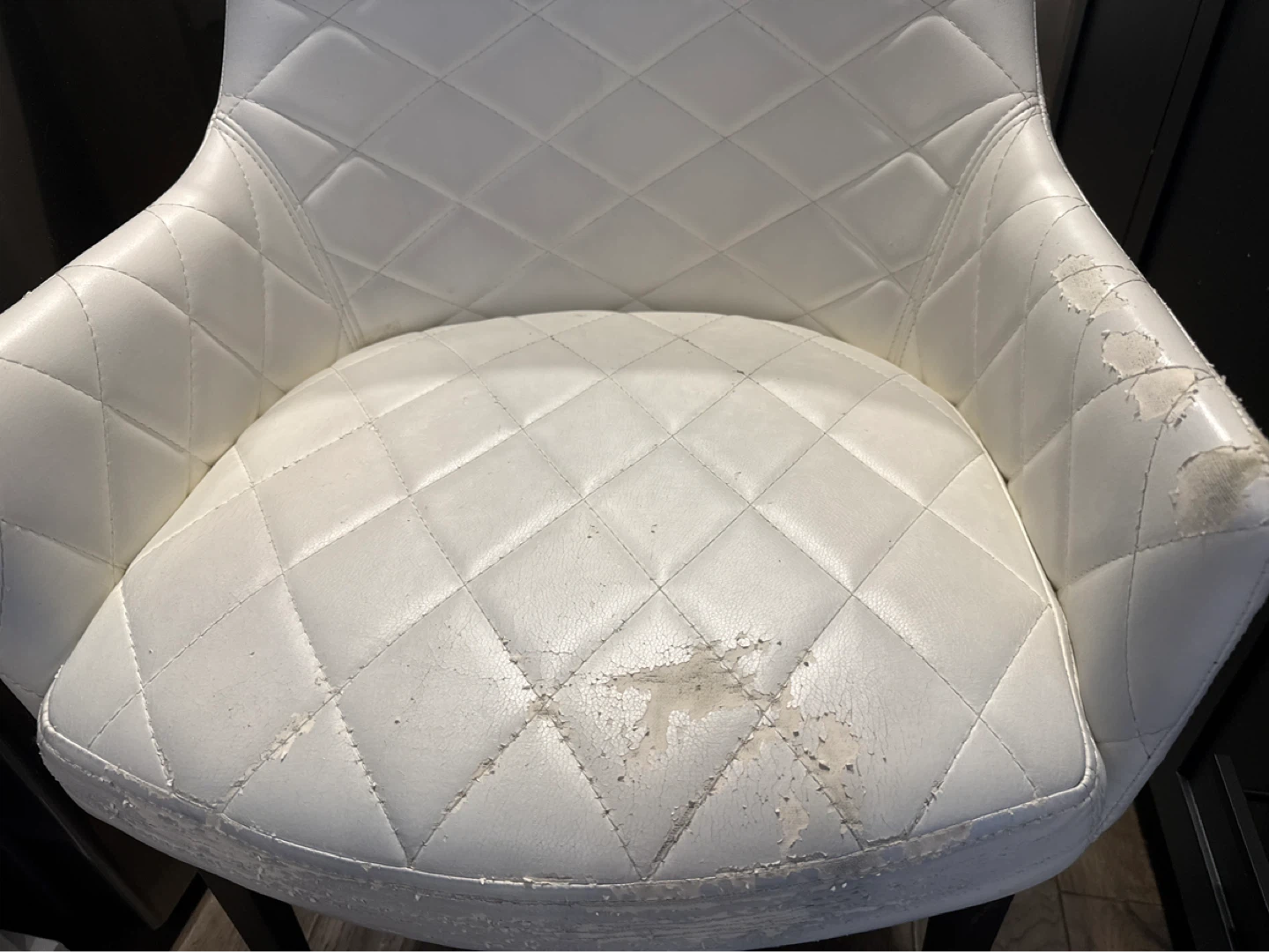 6 White Faux Leather Accent Chair with Diamond Stitching - photo 2