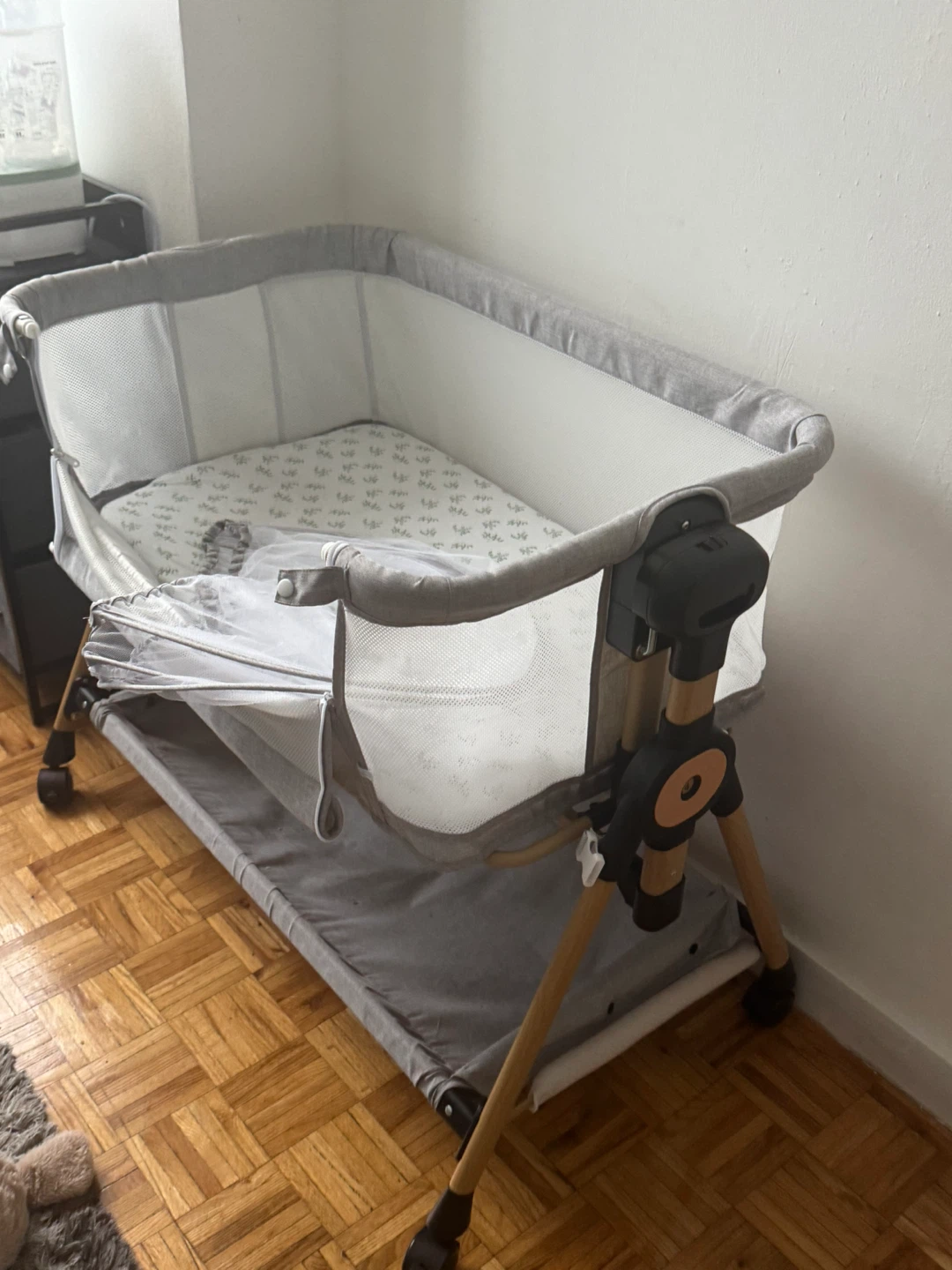 Grey Baby Bassinet with Bedside Sleeper Feature - photo 2