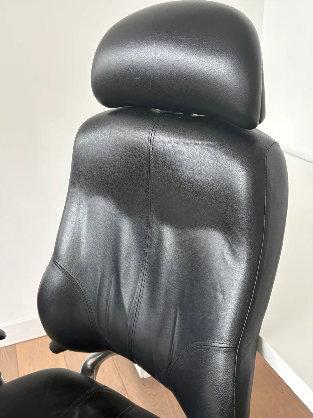Black Leather Executive Office Chair - photo 5