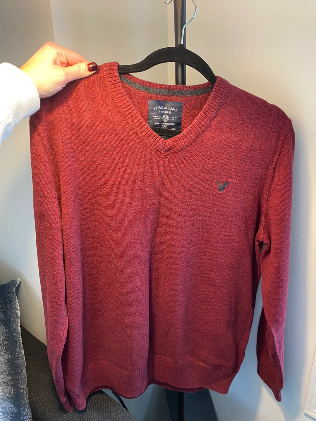 American Eagle Men's V-Neck Sweater Red Size M