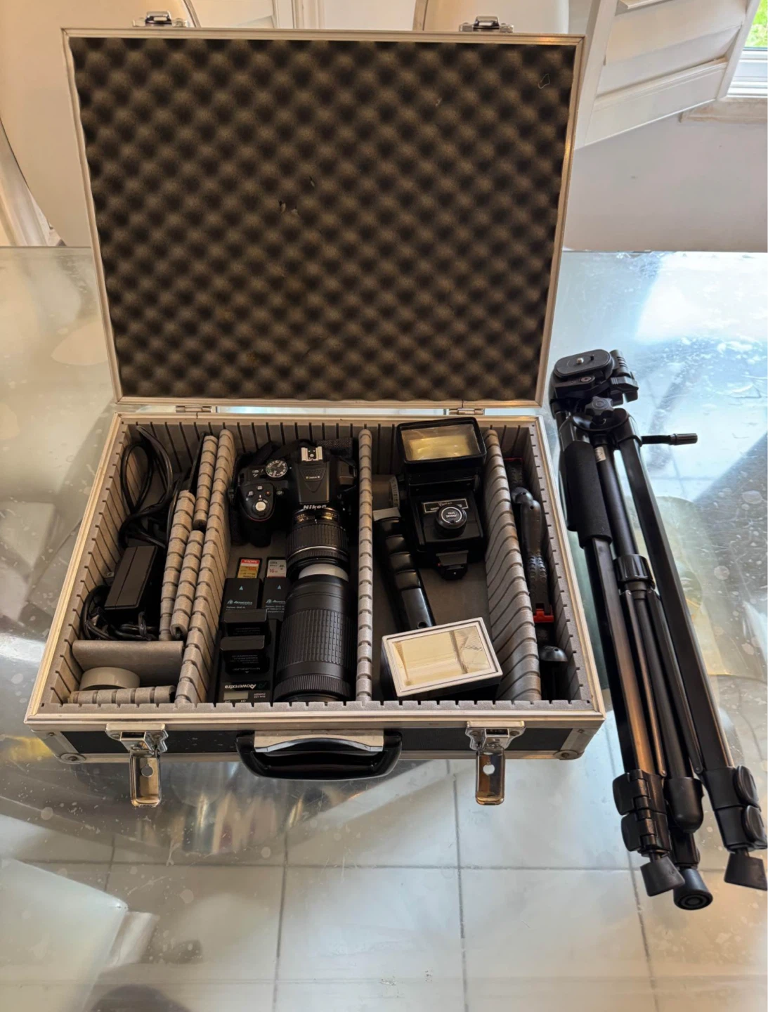 Nikon D5300 DSLR Camera Kit with Accessories - photo 2