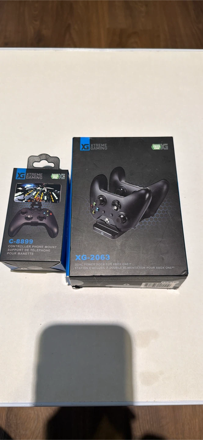 Controller Phone Mount and Dual Charging Dock for Xbox One