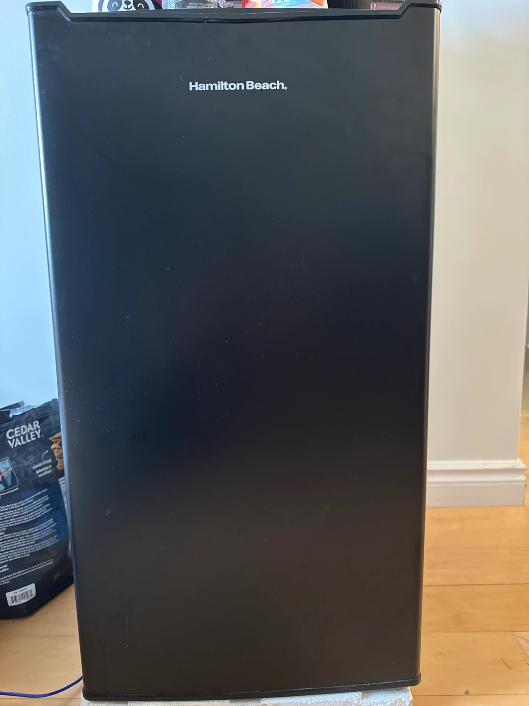 Hamilton Beach Mini Fridge (Refrigerator) with Warranty!