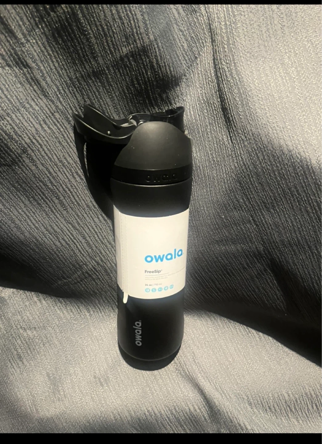 Owala FreeSip Water Bottle - Black 24 oz - photo 2