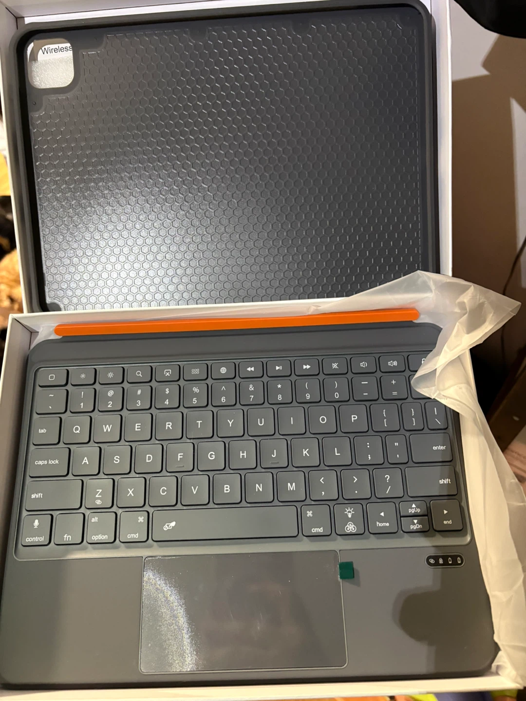 Mobee Smart Trackpad Keyboard Case K07 CA for iPad 10.9" / 11"