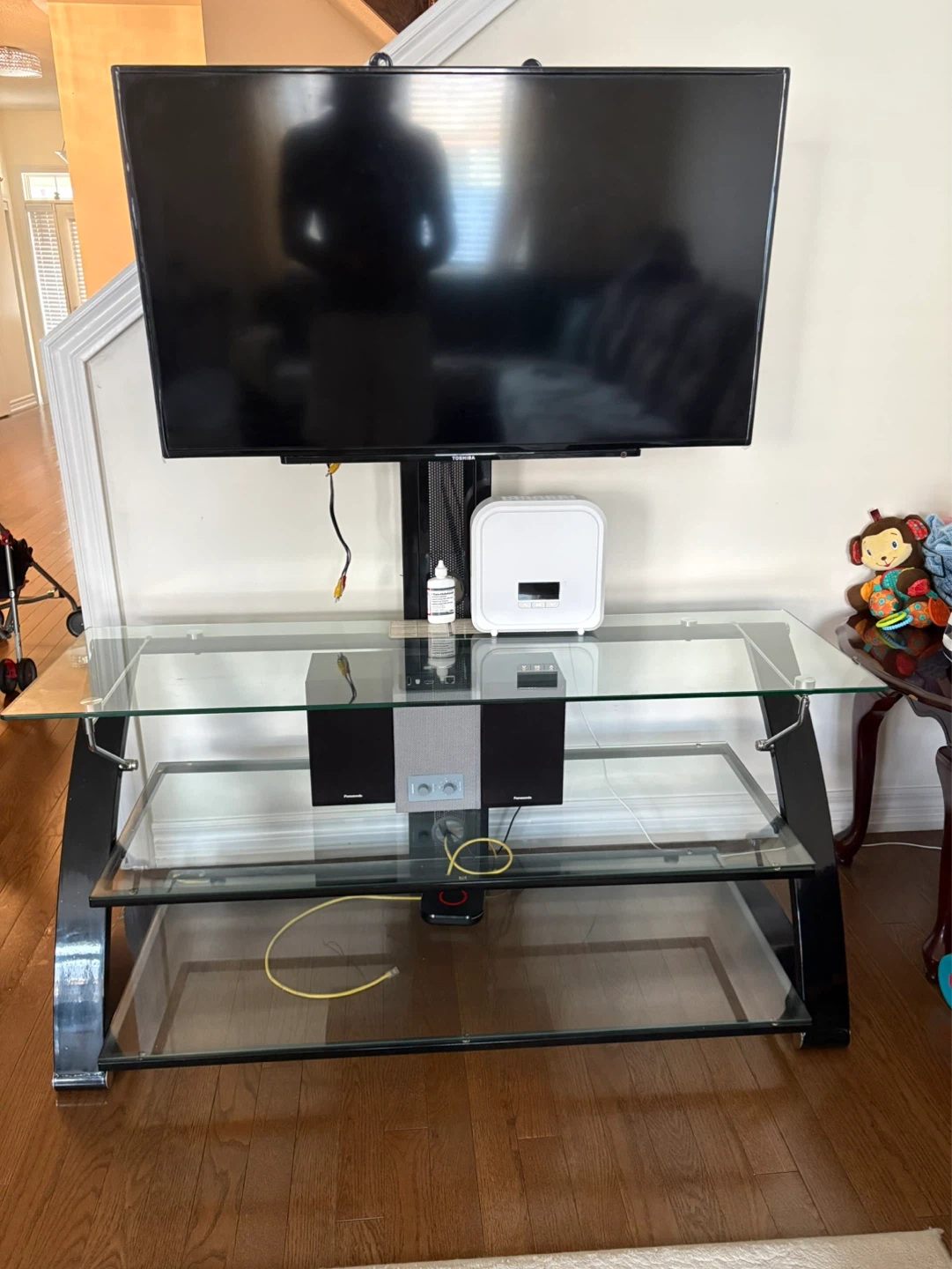 40 inch TV and Tv Stand
