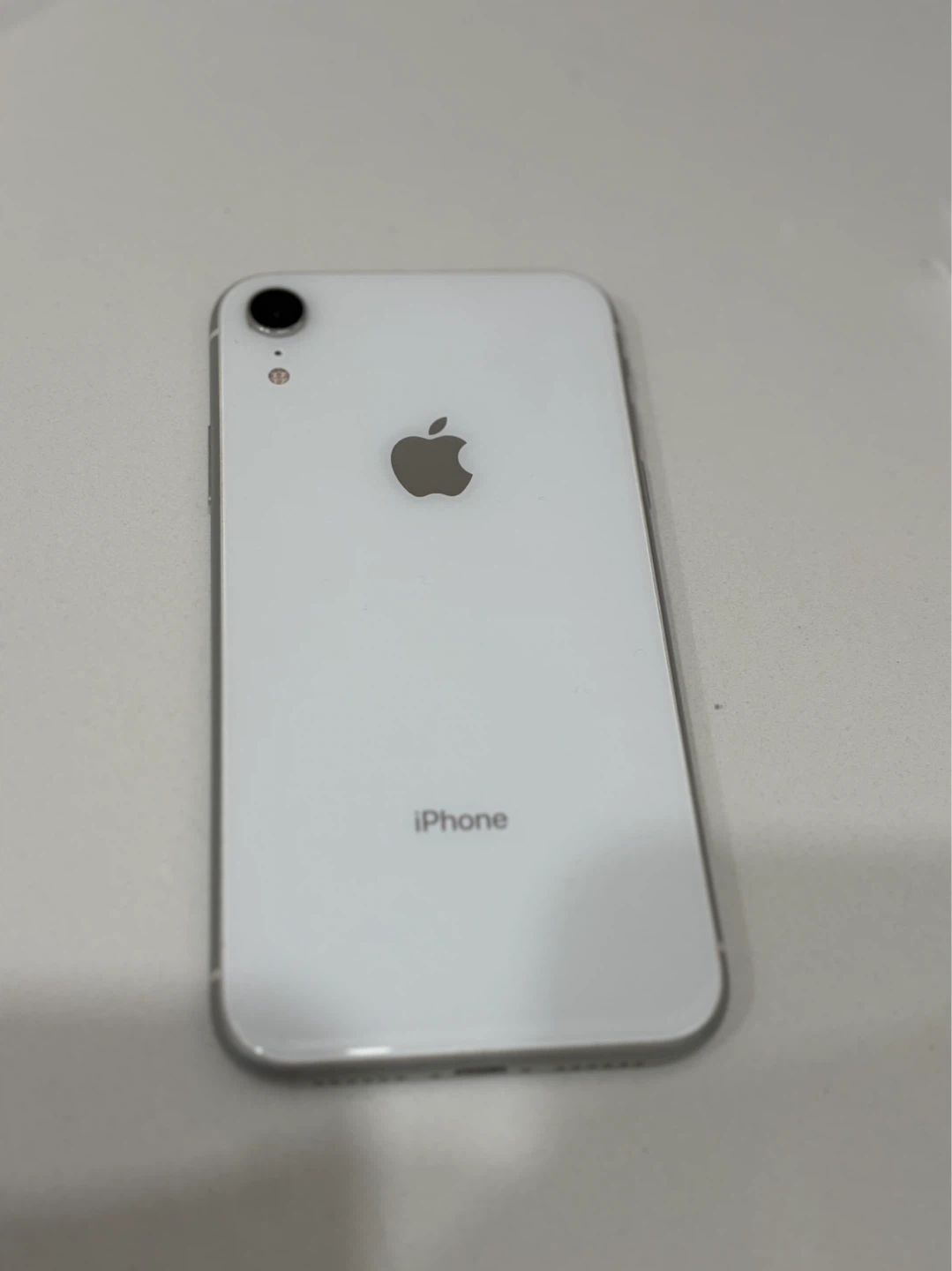 iPhone XR 64 g white - photo 2