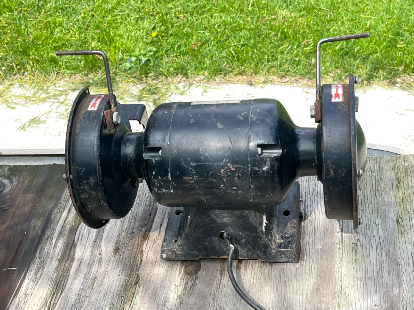 6" Bench Grinder 3/4 HP - photo 2