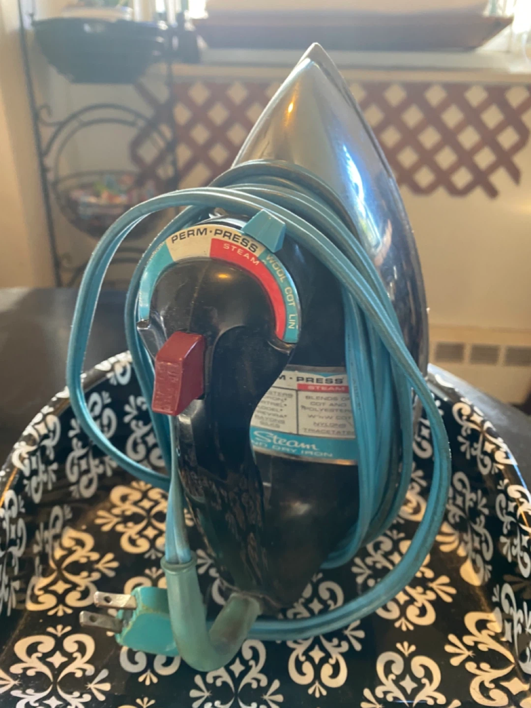 Black & Decker Travel Steam Iron & Accessories - photo 4