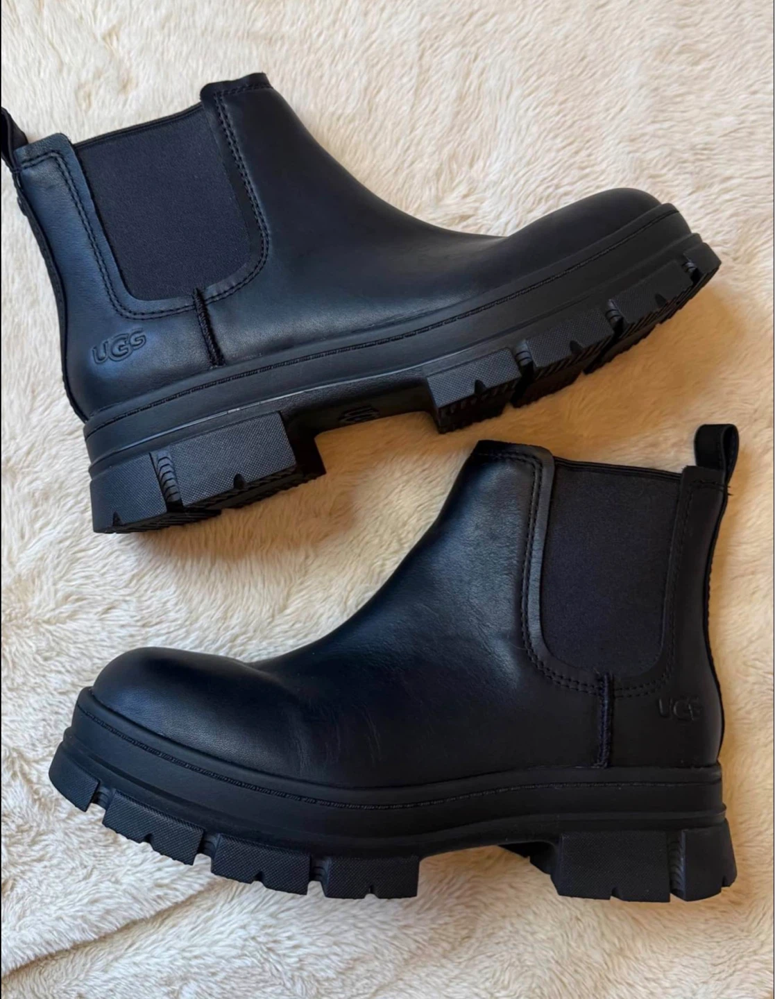 UGG Black Leather Chelsea Boots - Women's Size 8