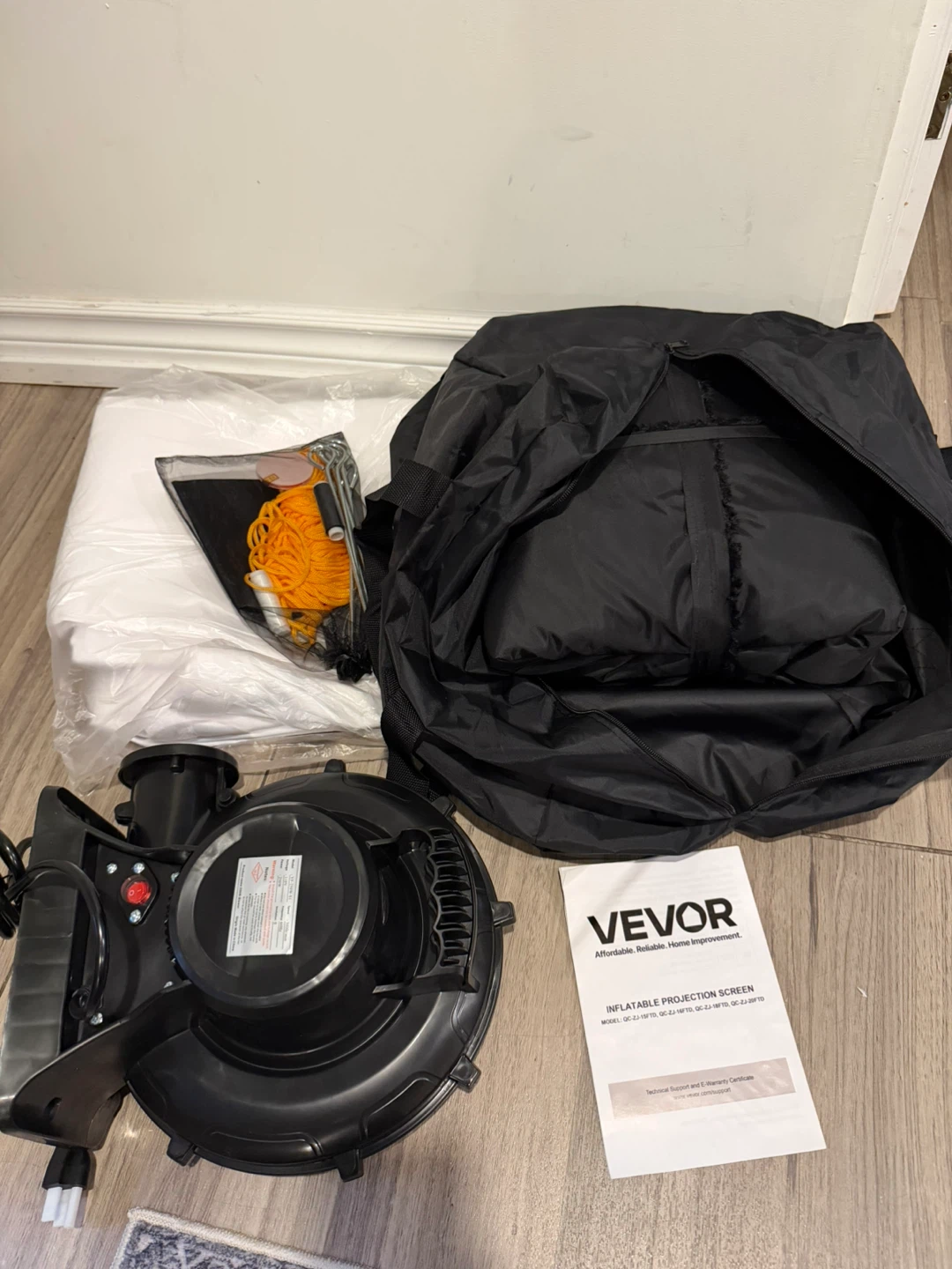 VEVOR Inflatable Projection Screen 400"x360" (157"x142")