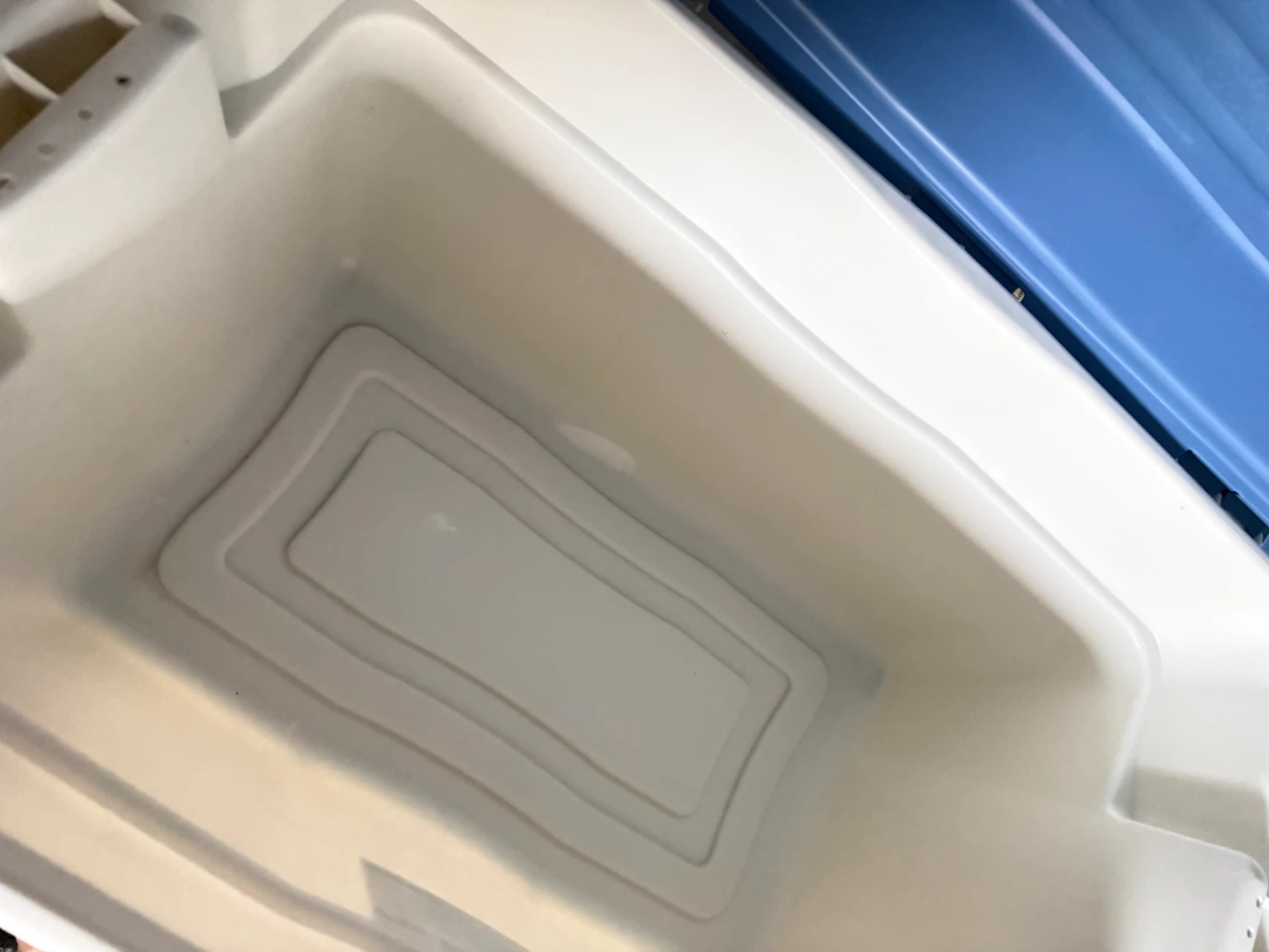 Pro-Tote 34.8 Gallon Hinge Top Storage Tote - photo 3