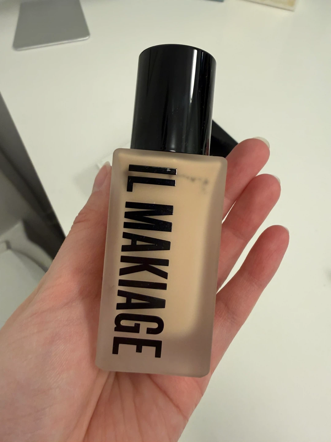 IL MAKIAGE Woke Up Like This Foundation 20 CL