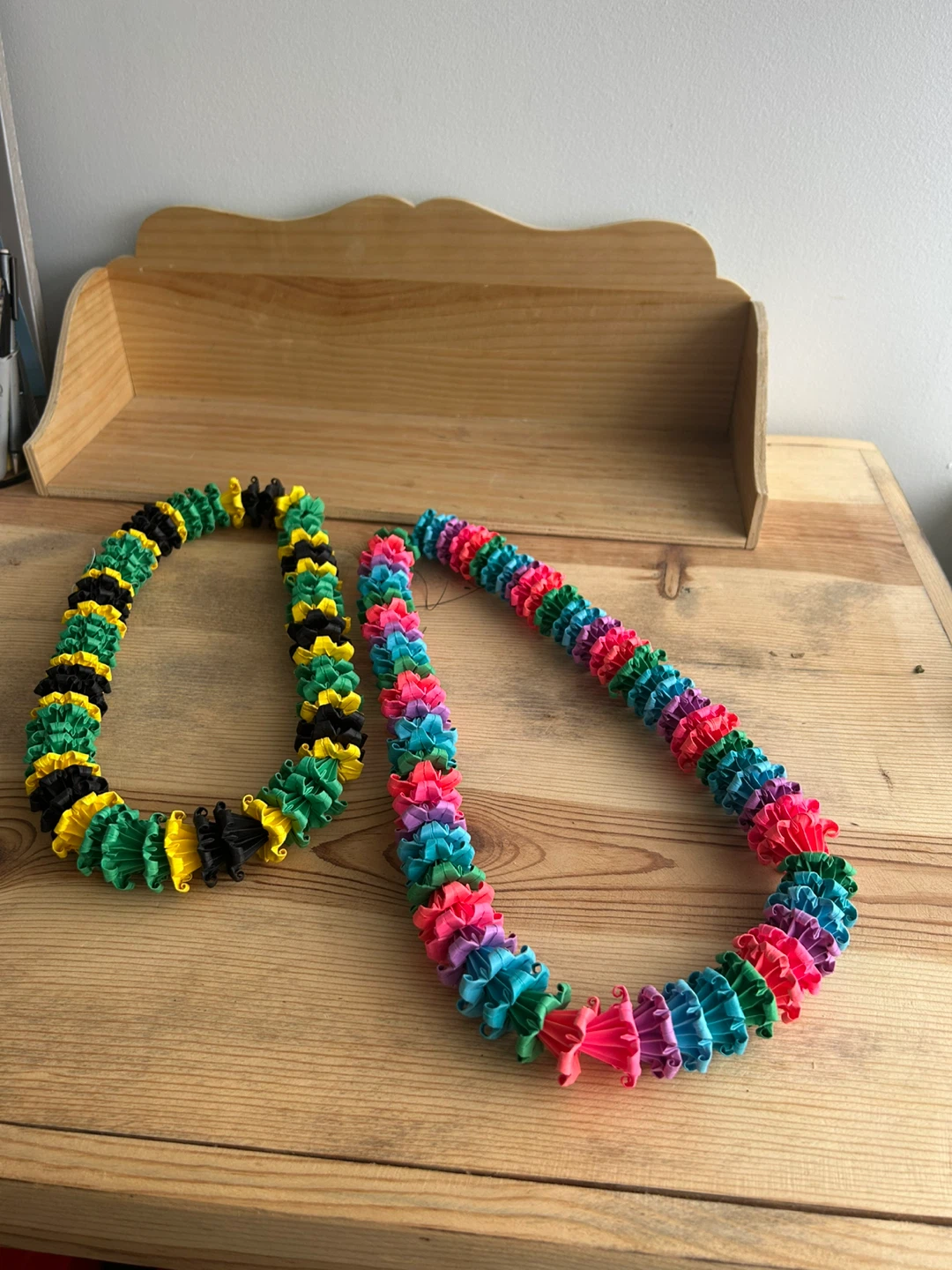 Two Paper Lei Necklaces - Bright Colours & Jamaica Colours - photo 4