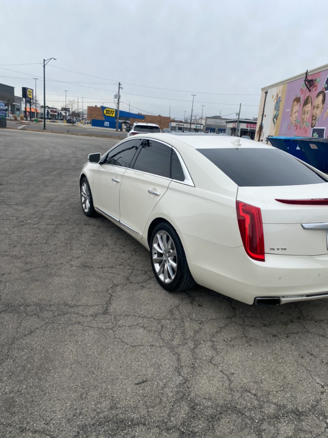 White Cadillac XTS Sedan - photo 3