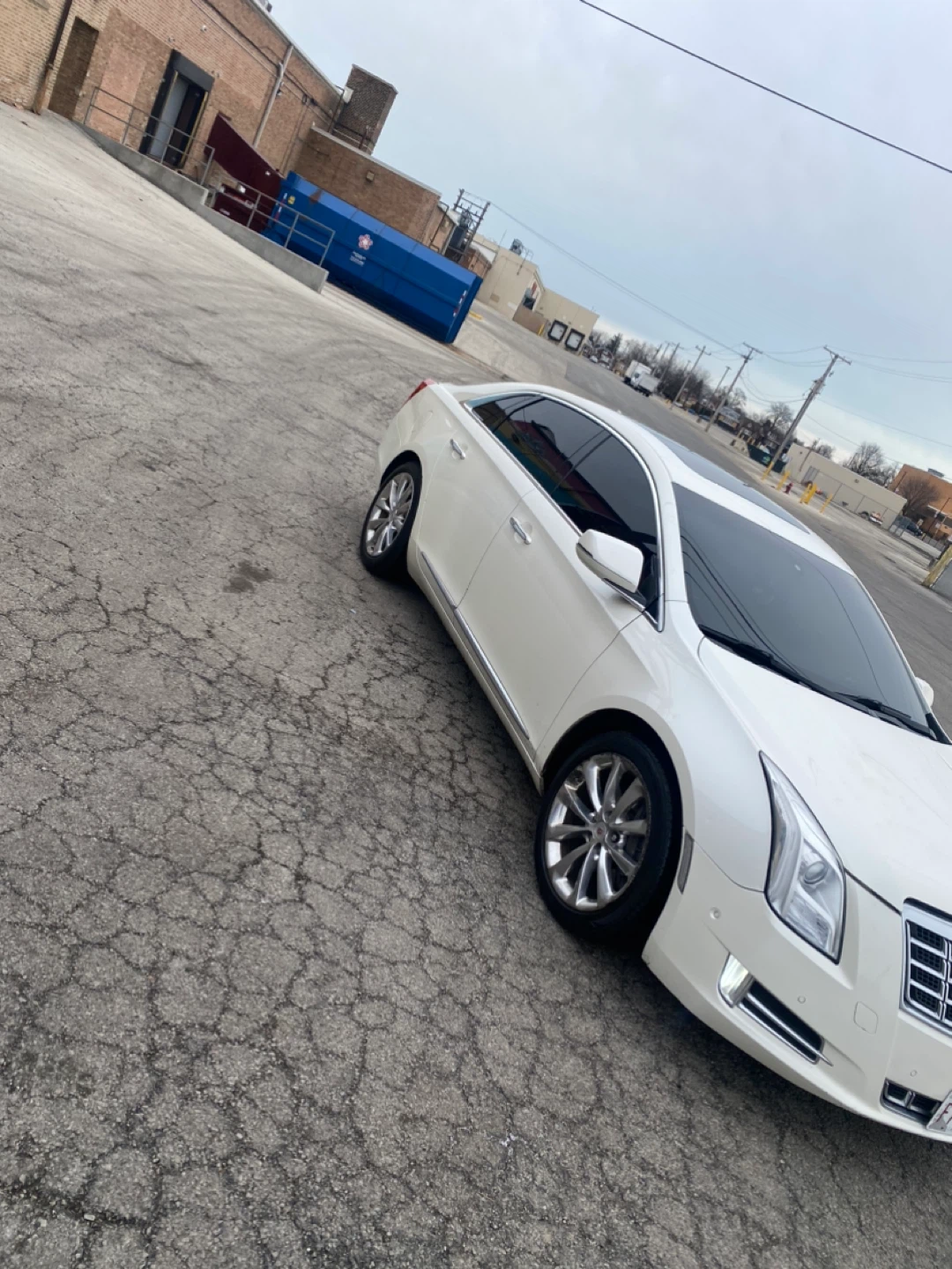 White Cadillac XTS Sedan - photo 4