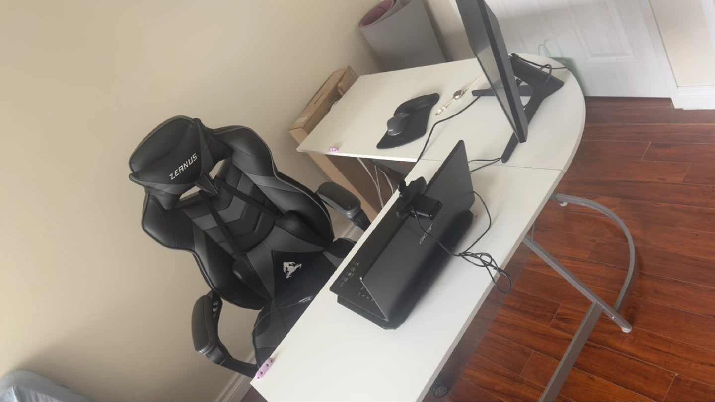 Office Desk and gaming chair - photo 4
