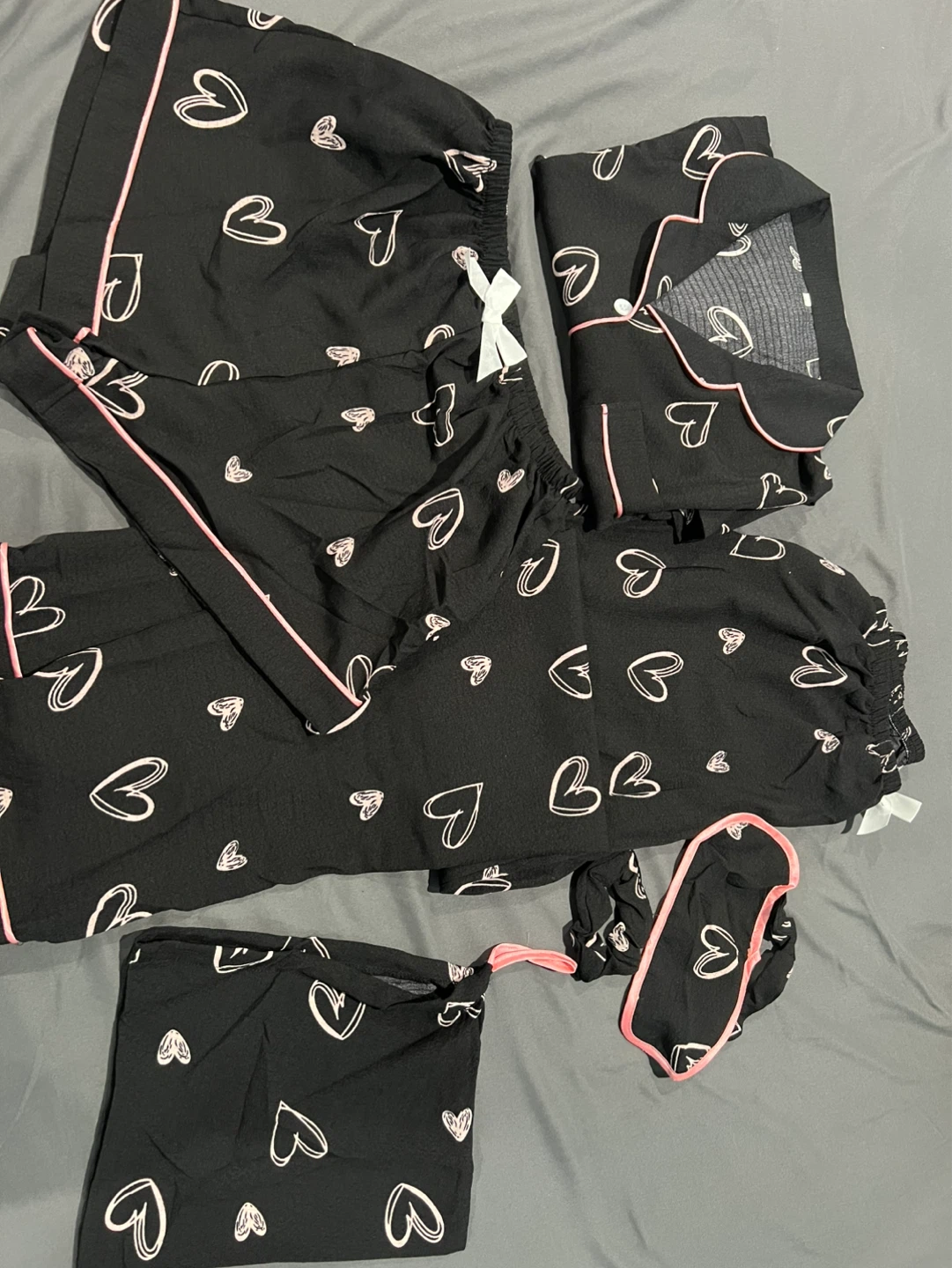 Black Heart Pajama Set with Scrunchie and Pouch - photo 4