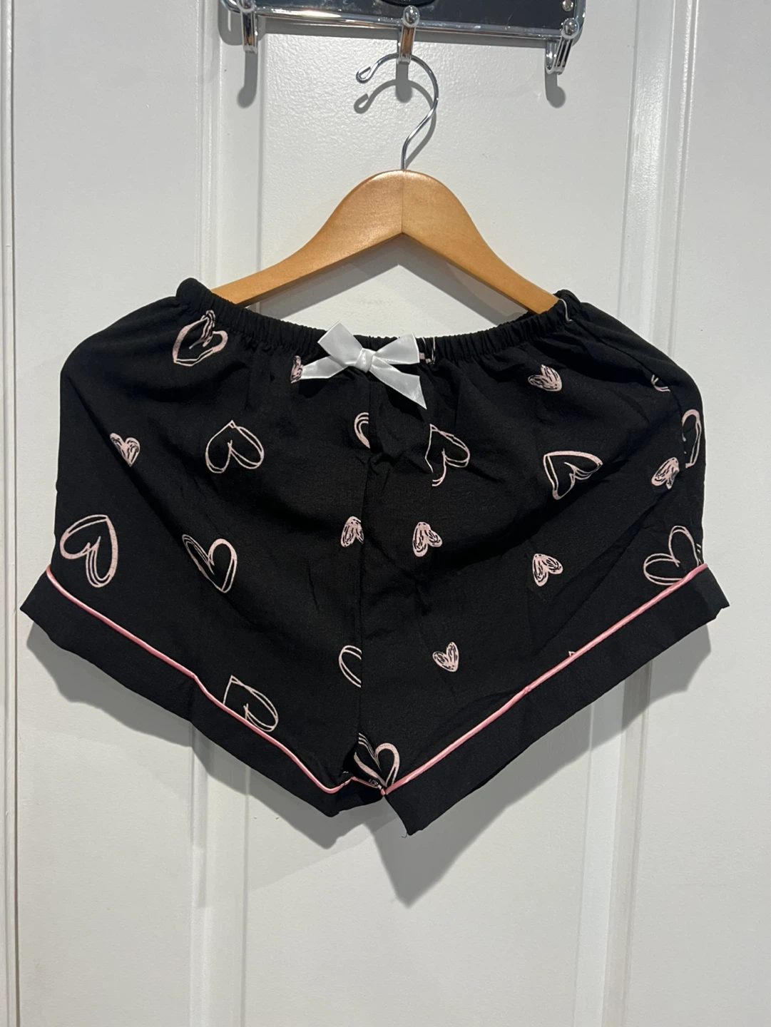 Black Heart Pajama Set with Scrunchie and Pouch - photo 3