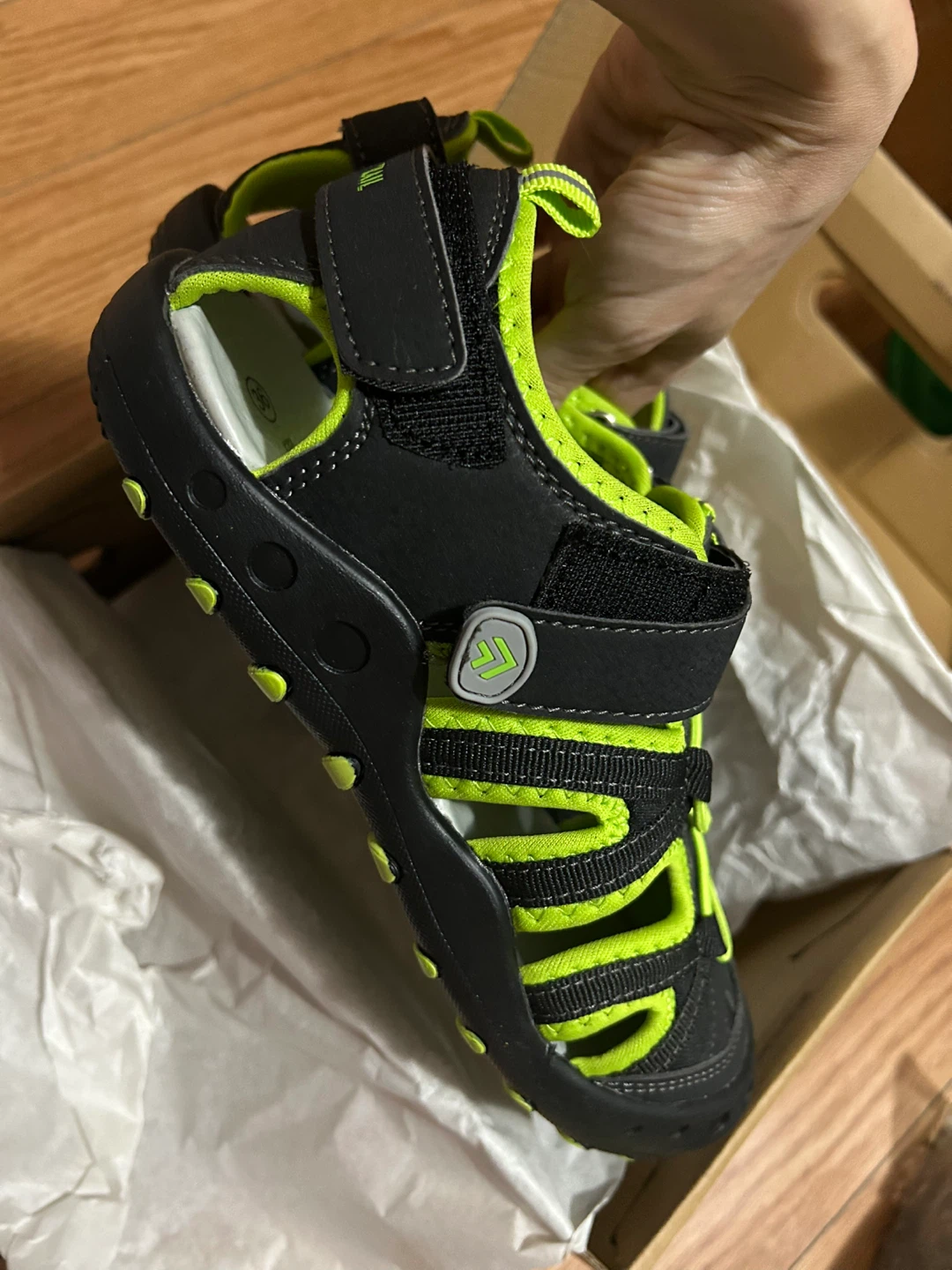 Brand New Banff Trail Kids Sport Sandals Size 4