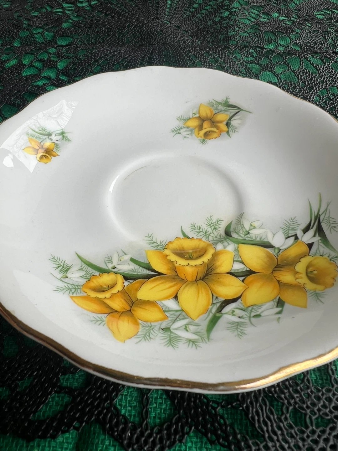 Paragon Fine Bone China Daffodil Teacup and Saucer - photo 2