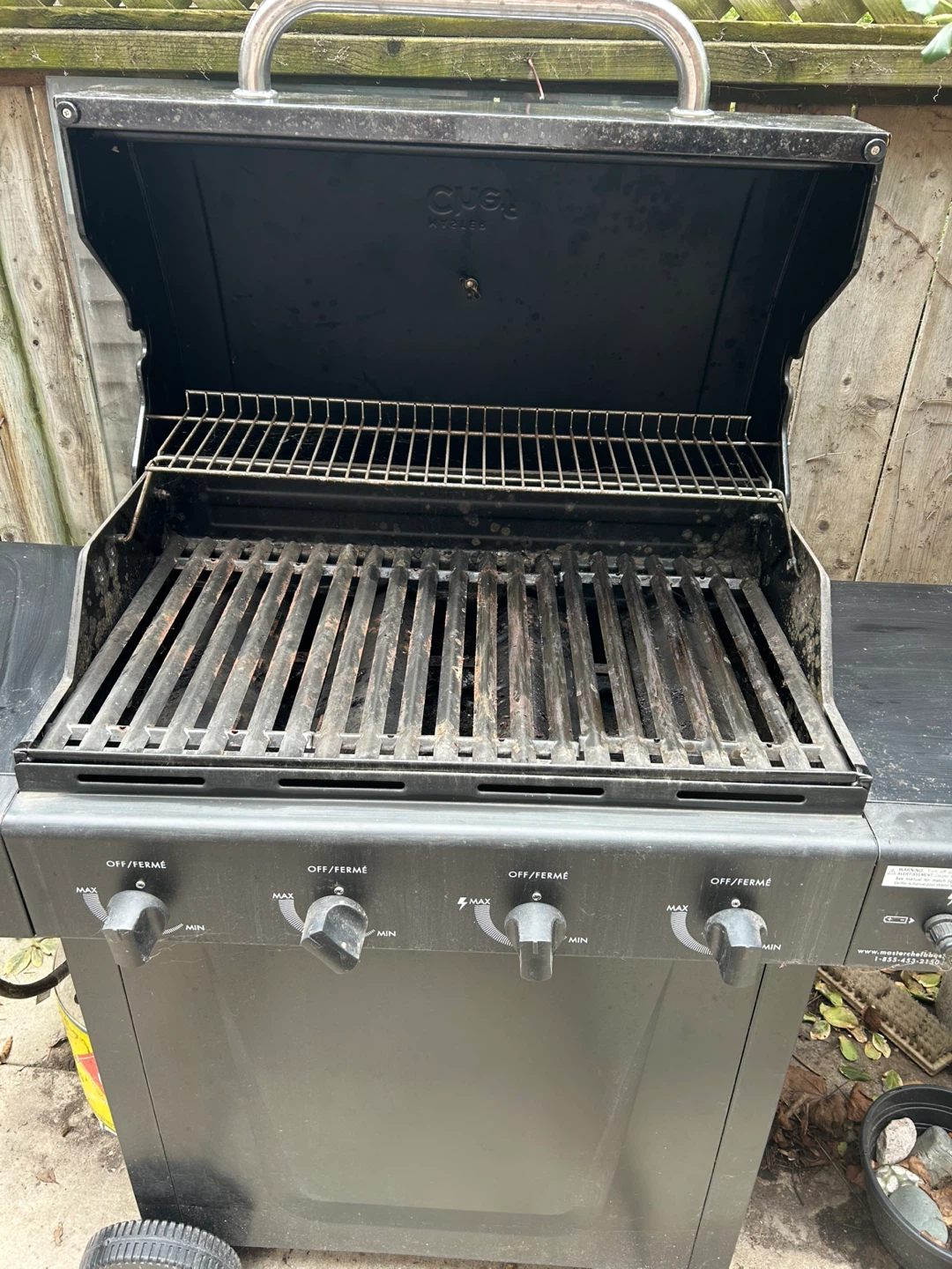 Master Chef 4-Burner Propane BBQ - photo 5