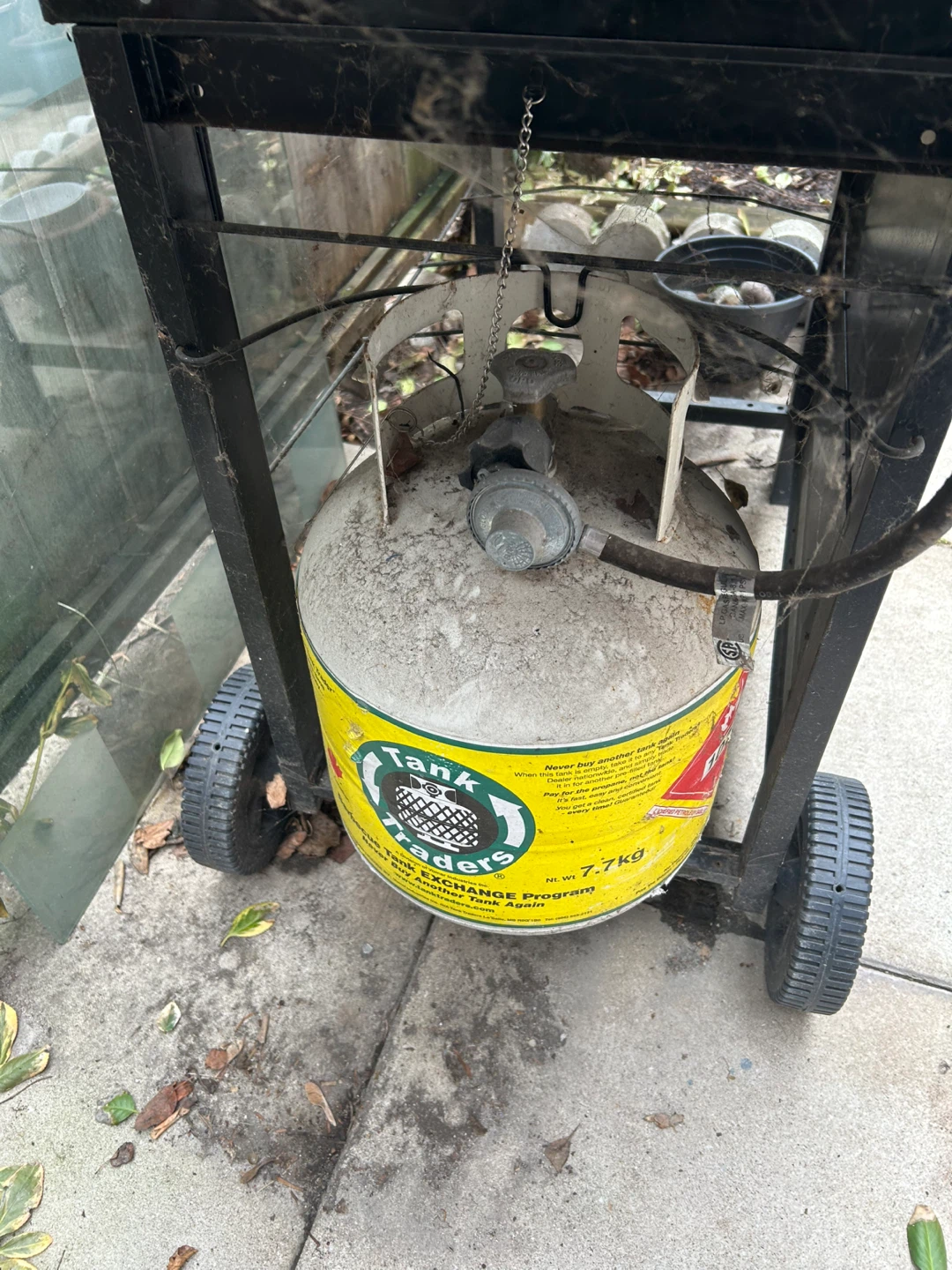 Master Chef 4-Burner Propane BBQ - photo 4
