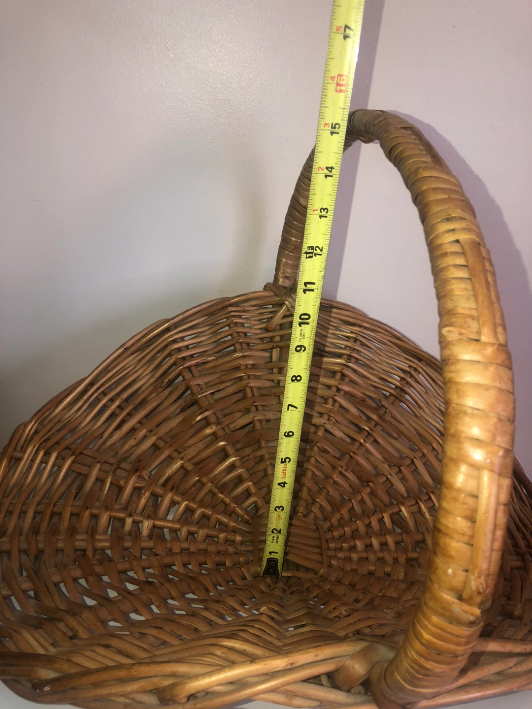 Large Mid century vintage Wicker Basket with Handle - photo 3