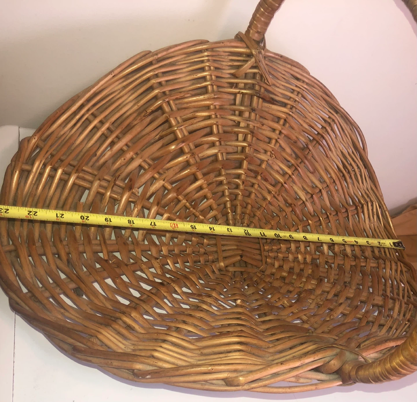 Large Mid century vintage Wicker Basket with Handle - photo 5
