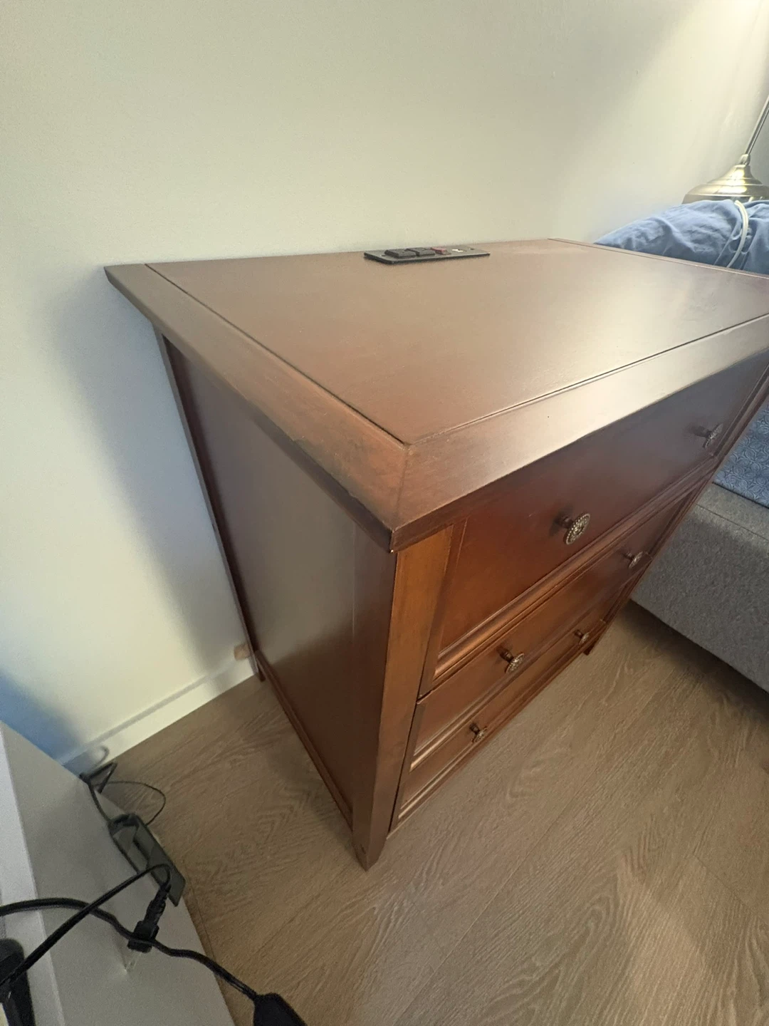 Brown Wood 3-Drawer Dresser - photo 3
