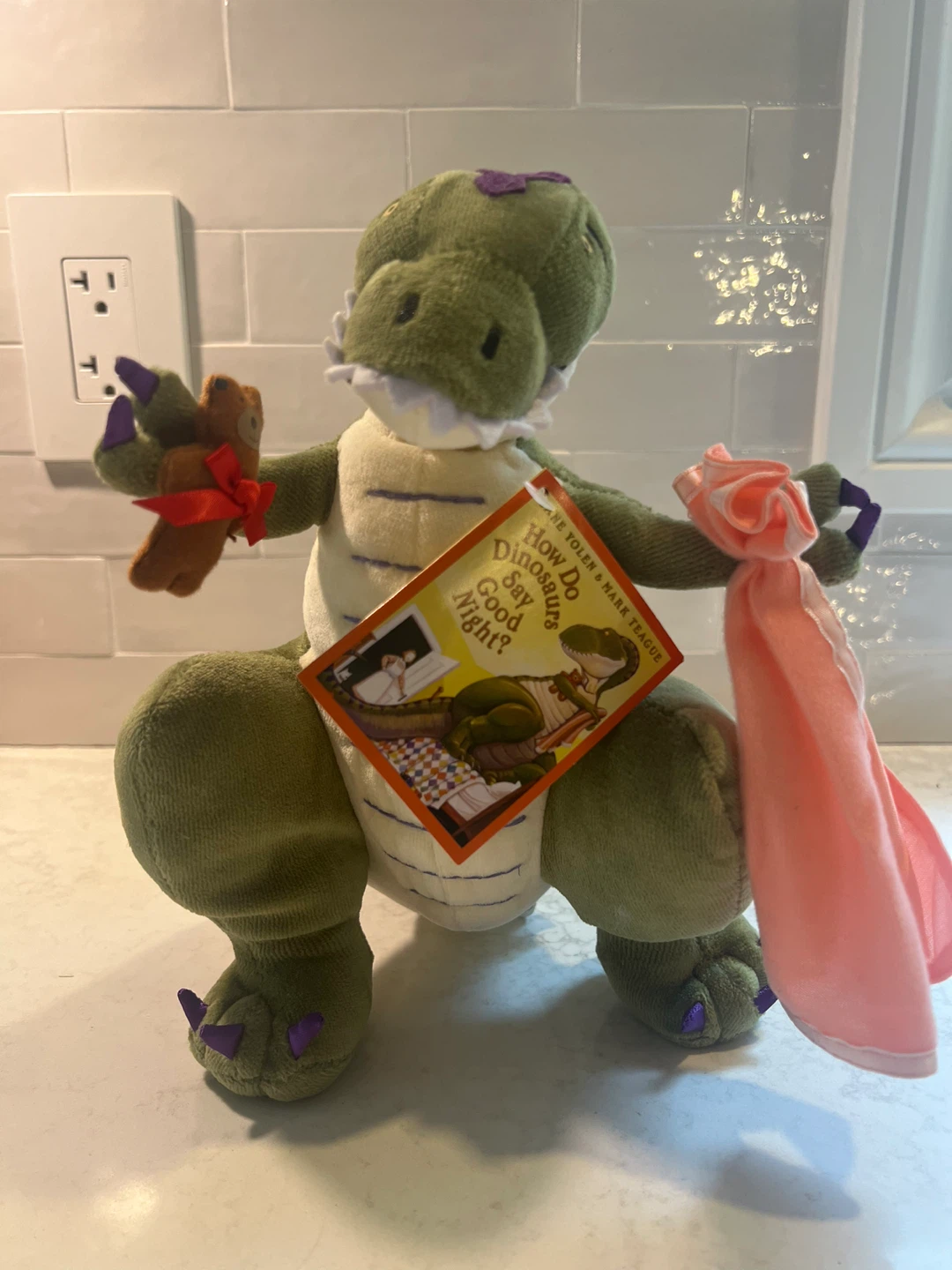 How Do Dinosaurs Say Good Night? Plush Toy and Book Set - photo 3