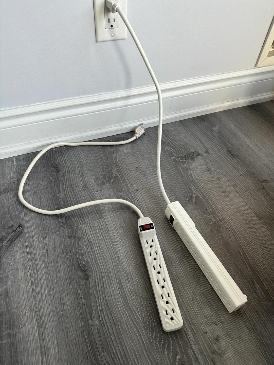 White 6-Outlet Power Bar with Surge Protection
