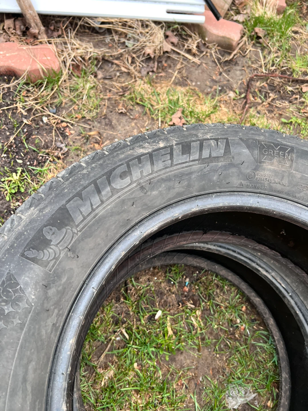 Michelin Latitude Studless Winter Tires 225/65R17
