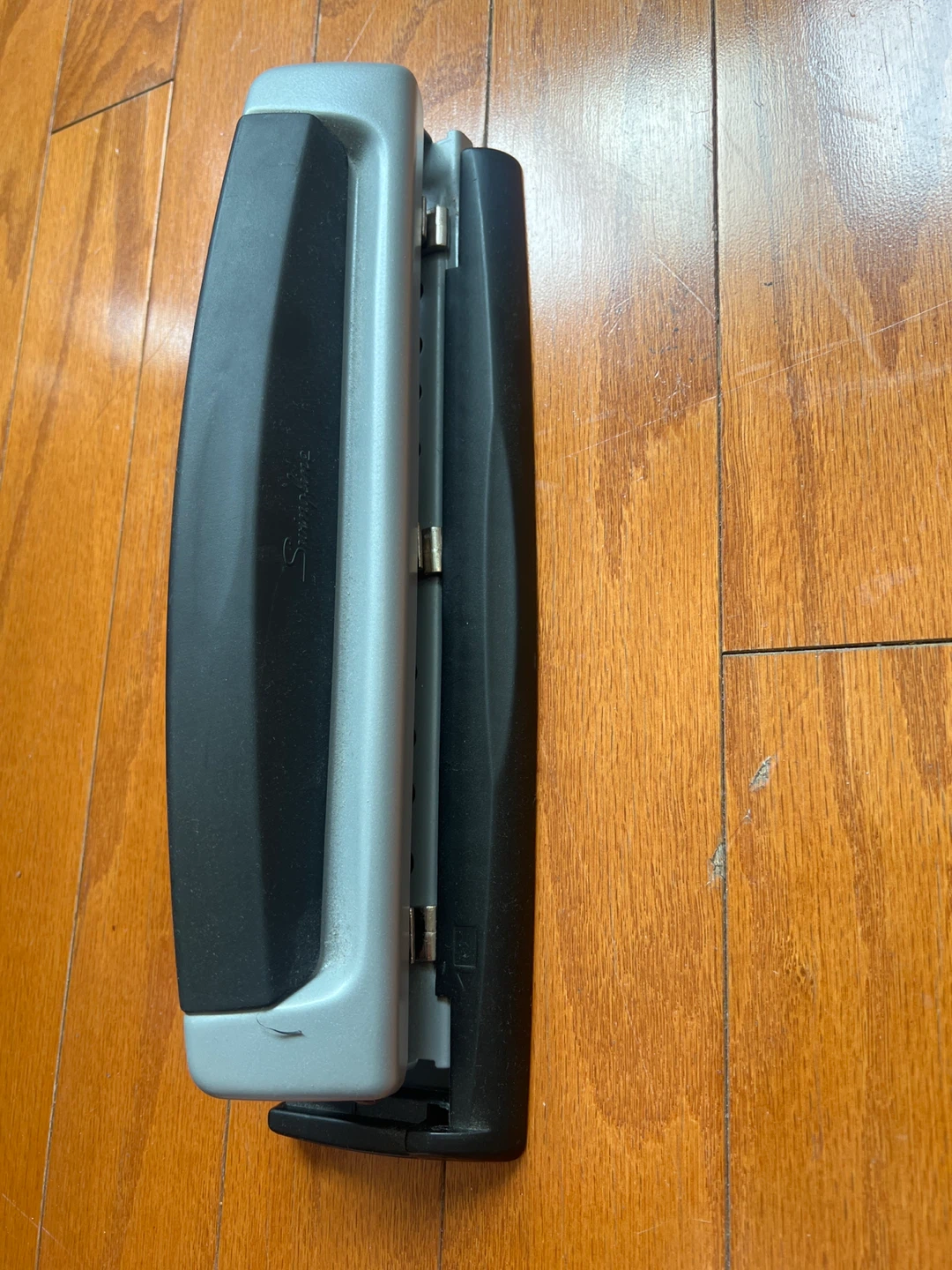 Swingline Staple-Free Hole Puncher