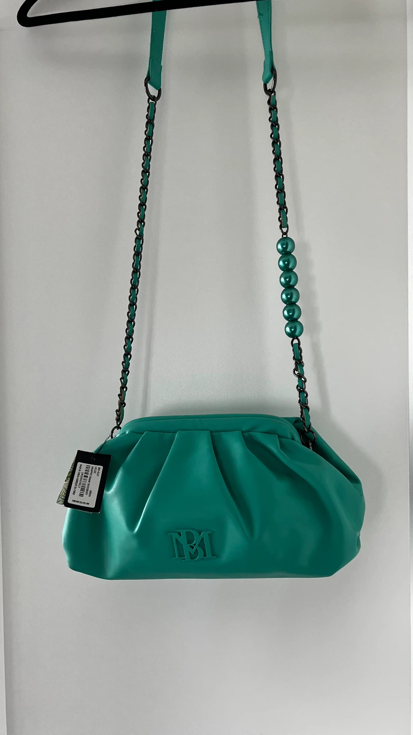 BRAND NEW Badgley Mischka Crossbody / clutch