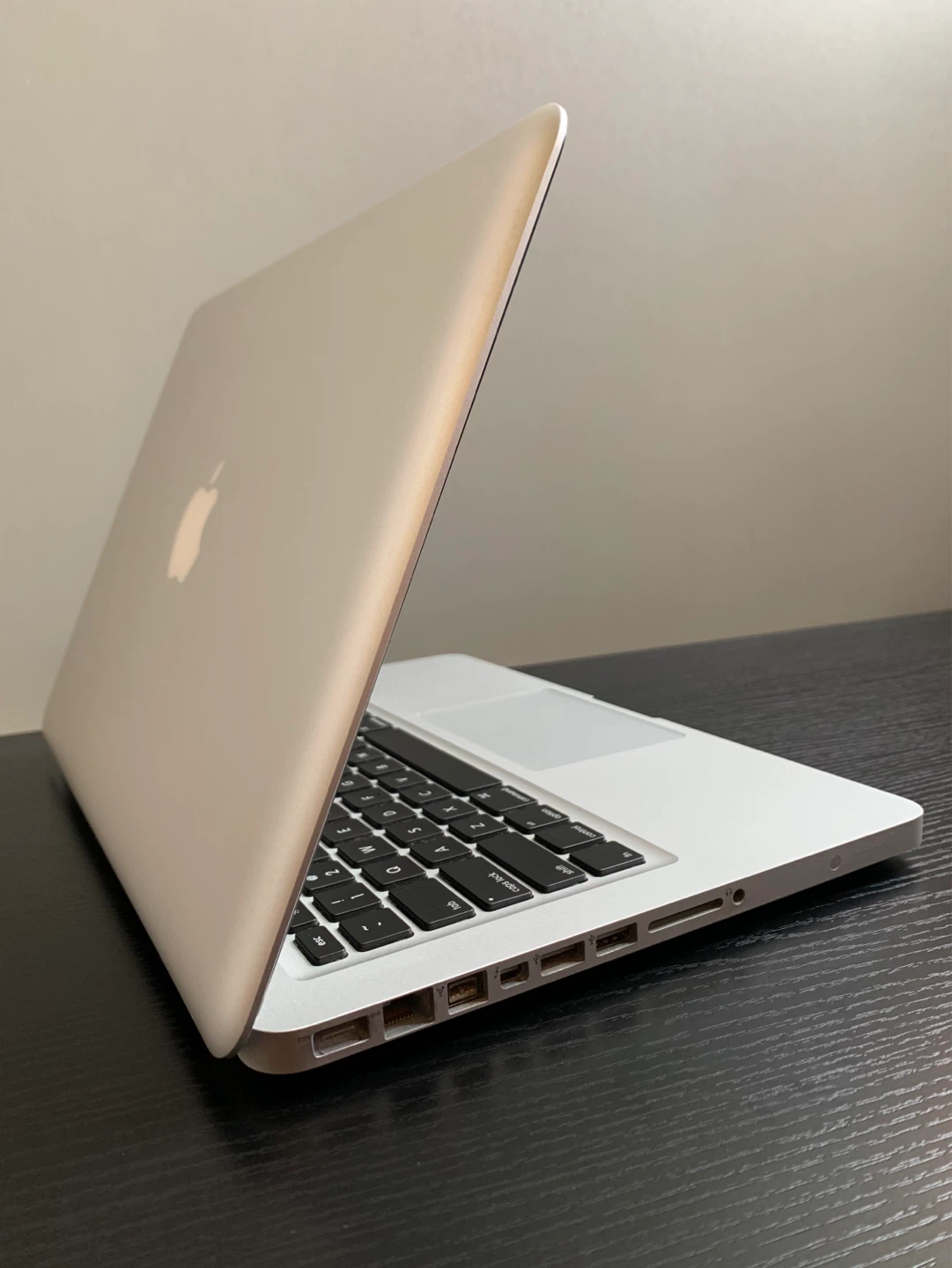 Apple MacBook Pro Laptop - photo 3