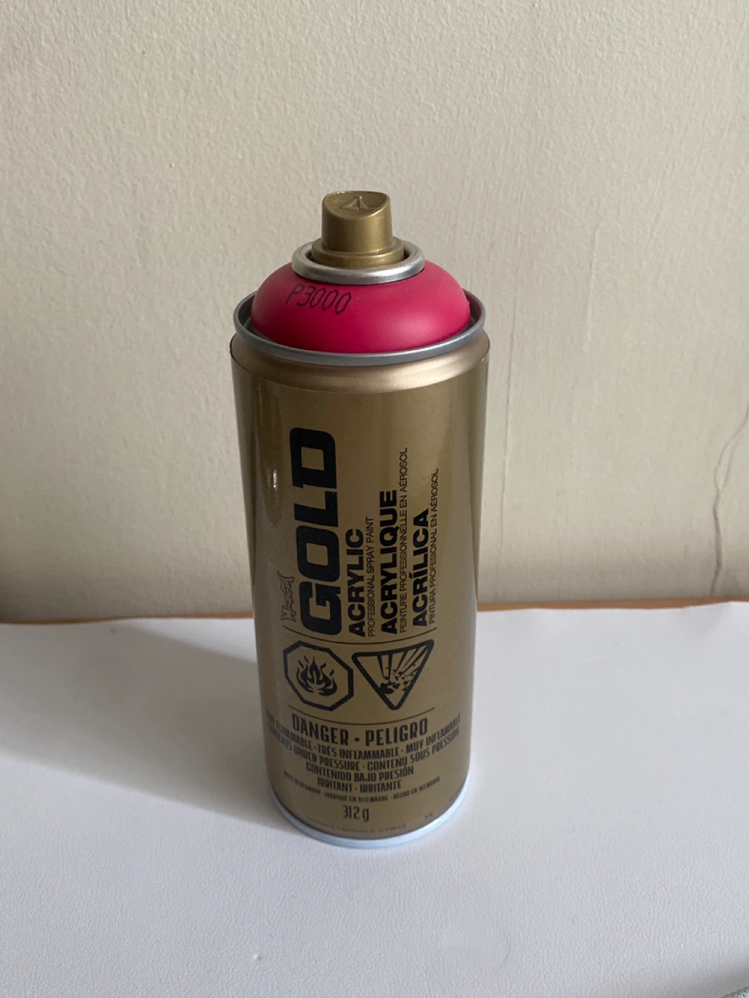 Montana GOLD Pure Magenta Professional Spray Paint 312g
