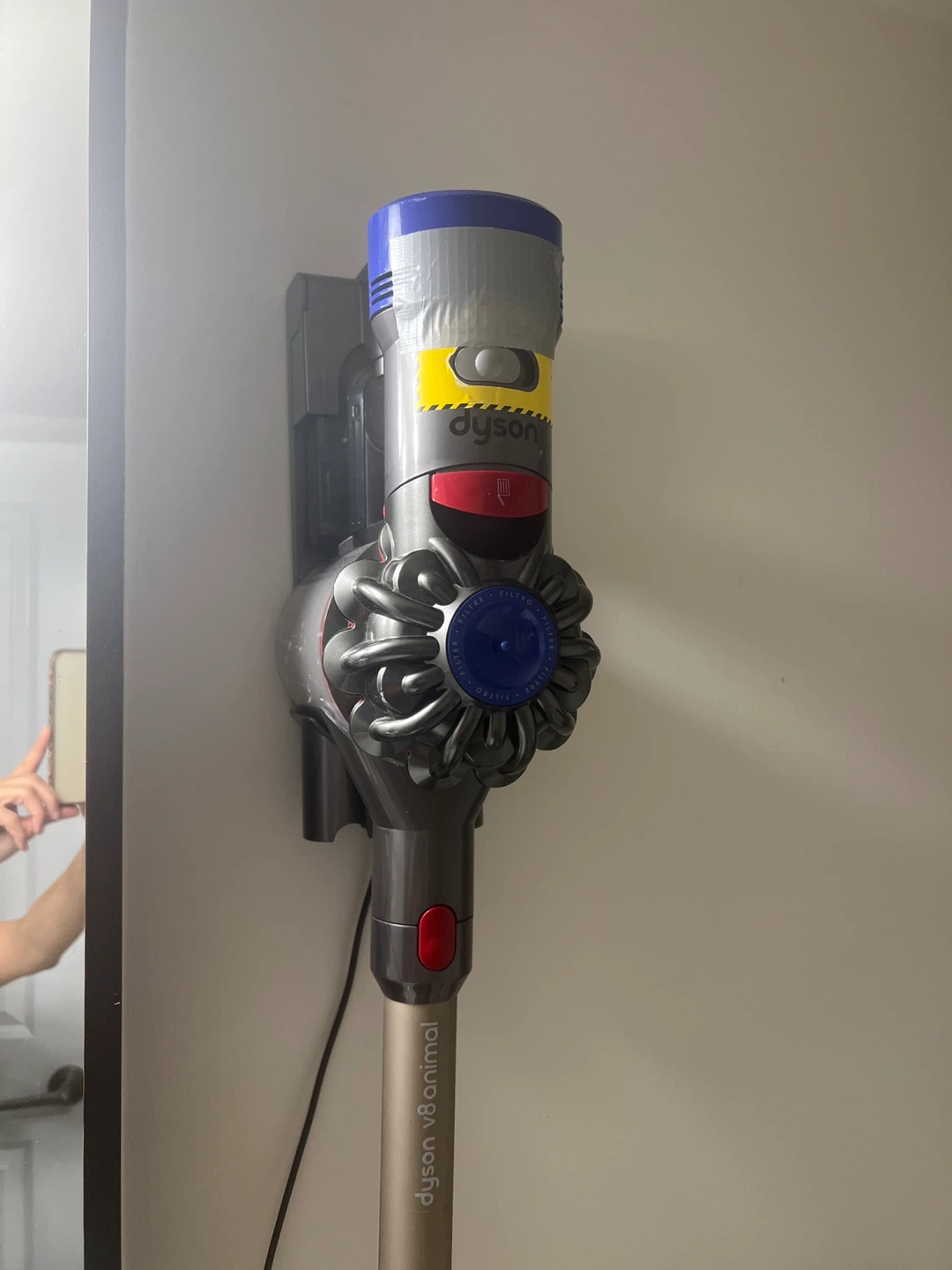 Dyson V8 Animal Cordless Vacuum - photo 3