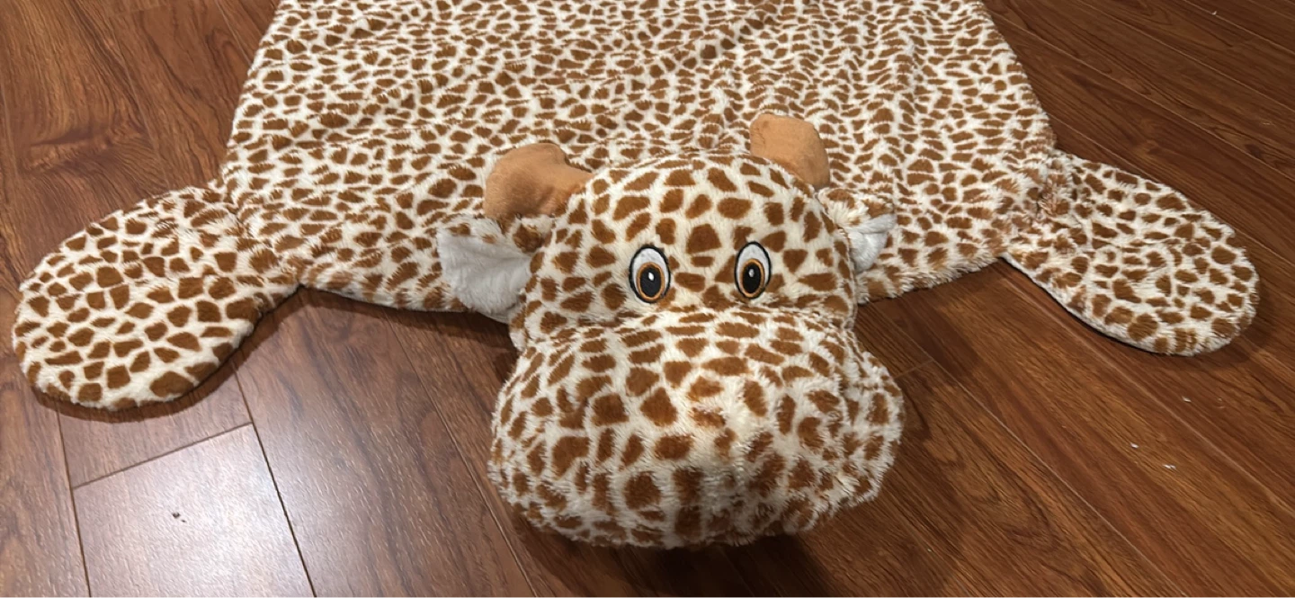 Giraffe Shaped Plush Rug - photo 2