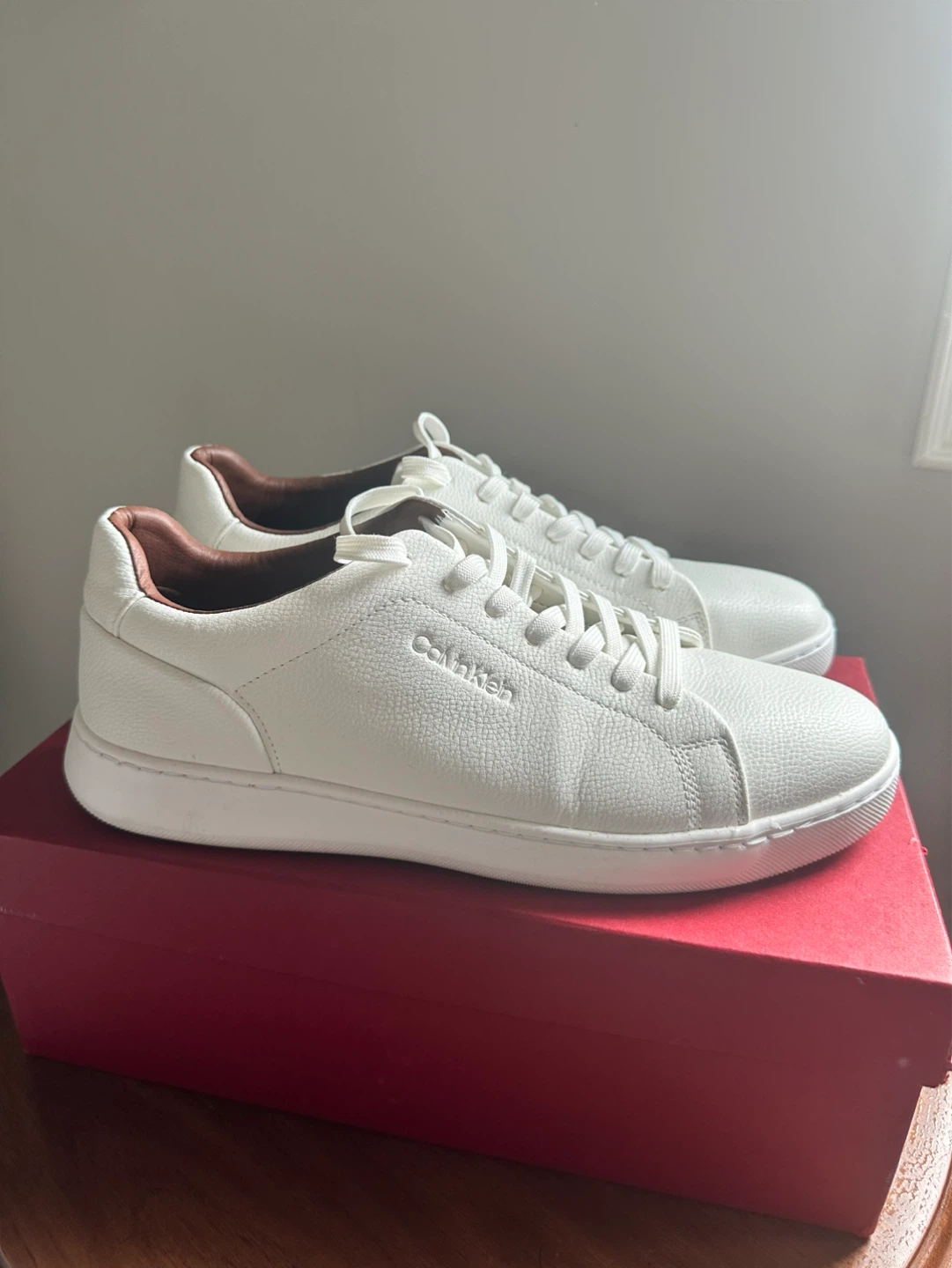 Calvin Klein Men's White Leather Sneakers Size 10.5 - photo 2