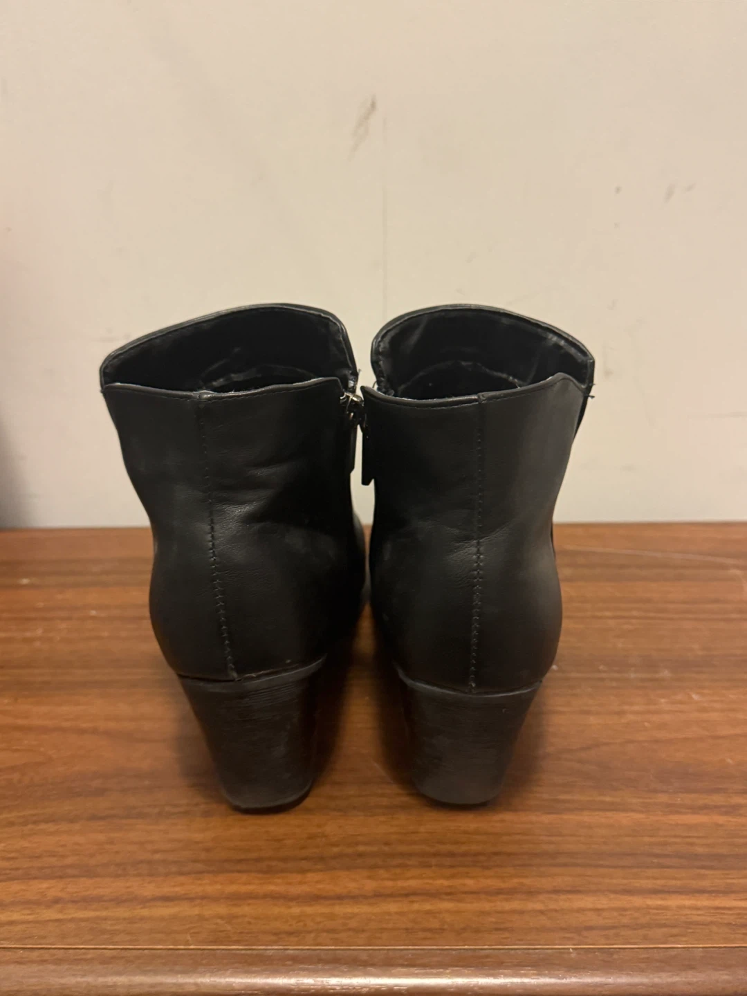 Black Ankle Boots with zippers - photo 3